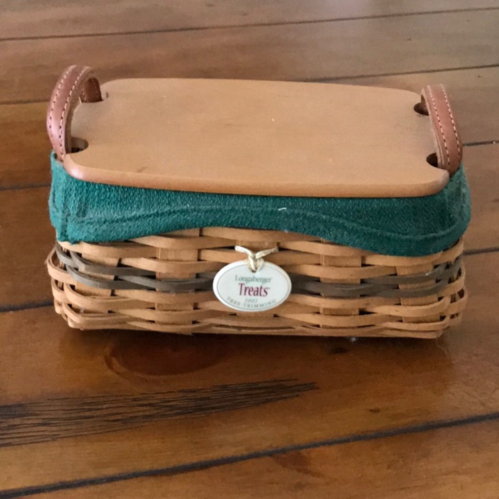 Longaberger Treats Tree Trimming 2002 Basket